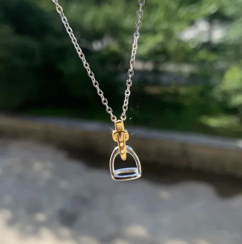 Stijgbeugel ketting in zilver