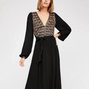 Bohemisk svart klänning