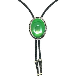 Bolo tie med glasdetalj och ovalt vintagehänge Grön