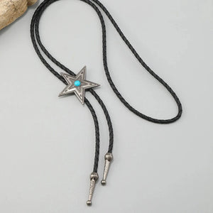 Bolo tie med stjärnhänge i antikmetall