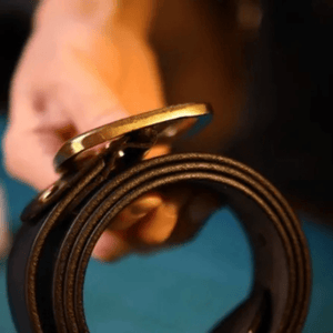 Cowboybälte i Äkta Läder med Vintage Mässingsspänne
