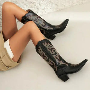 Cowgirl Boots med Broderad Westernstil och Spetsig Tå