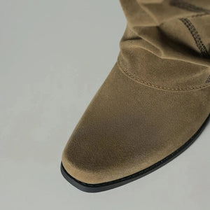 Slouchiga Cowboyboots i Mocka för Dam