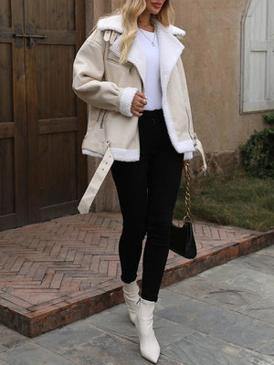 Varm beige shearlingjacka i skinnimitation