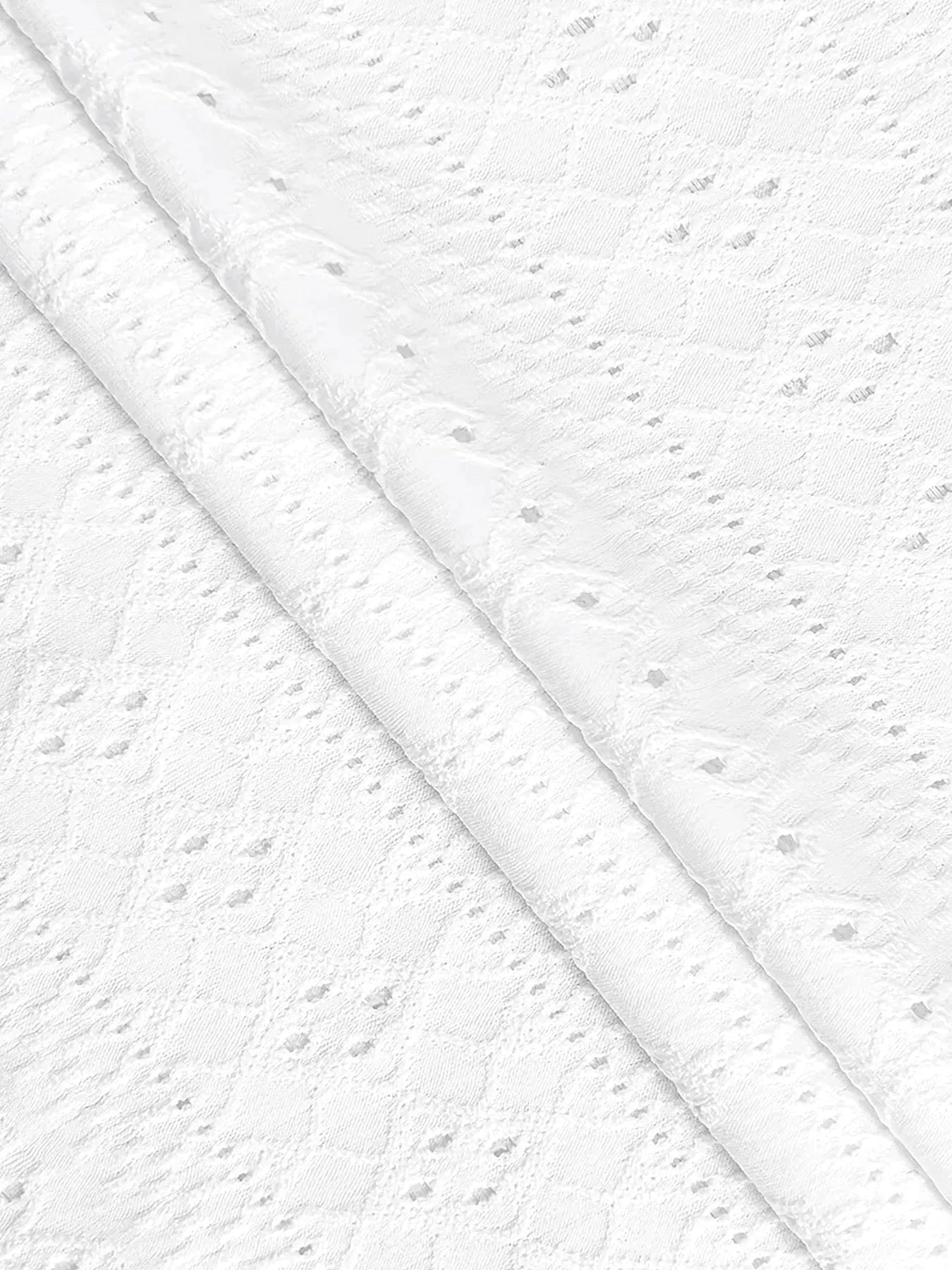 Blus med broderie anglaise