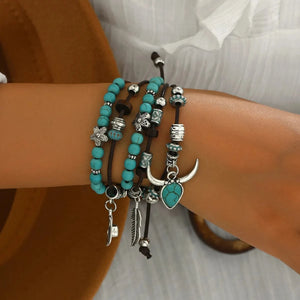 Boho Läderarmband med Turkosa Pärlor och Berlocker