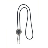Bolo tie i läder med metallhänge och färgad sten Svart