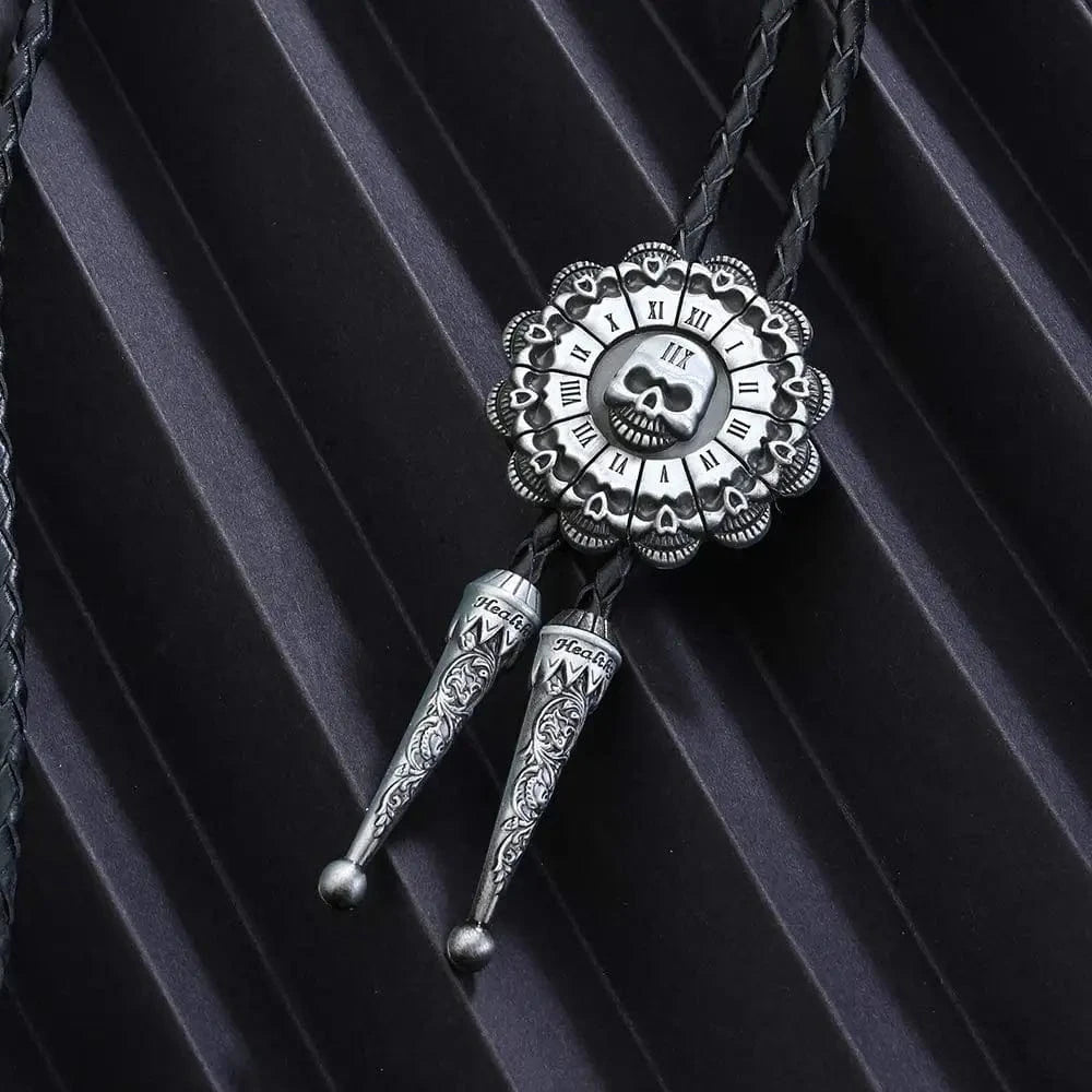 Bolo tie med dödskalle och solrosmönster Svart och silver