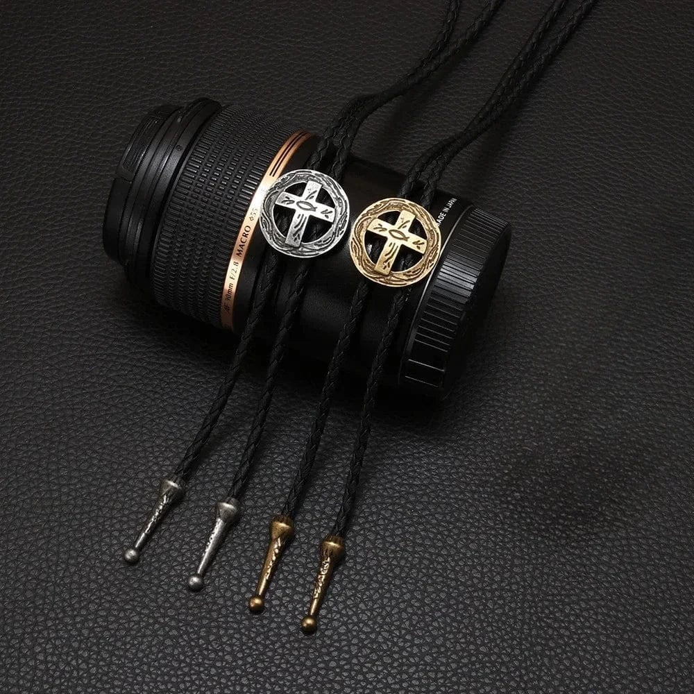 Bolo tie med kors i retro metall