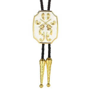 Bolo tie med korslagda revolvrar i metall