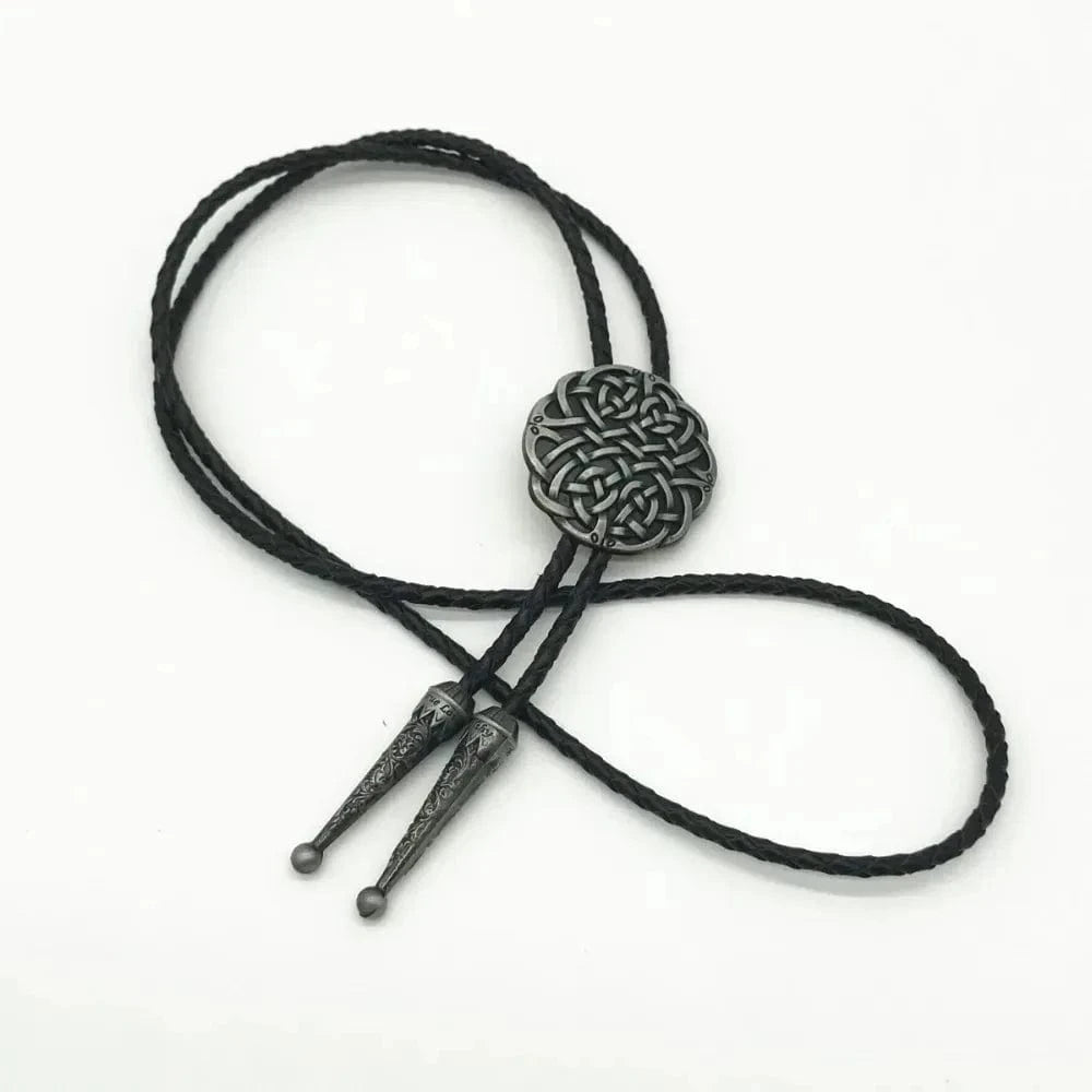 Bolo tie med retroinspirerat keltiskt mönster Svart