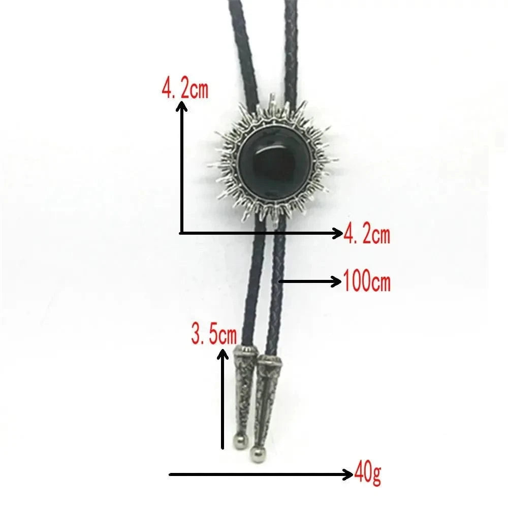 Bolo tie med solinspirerad medaljong i naturglas