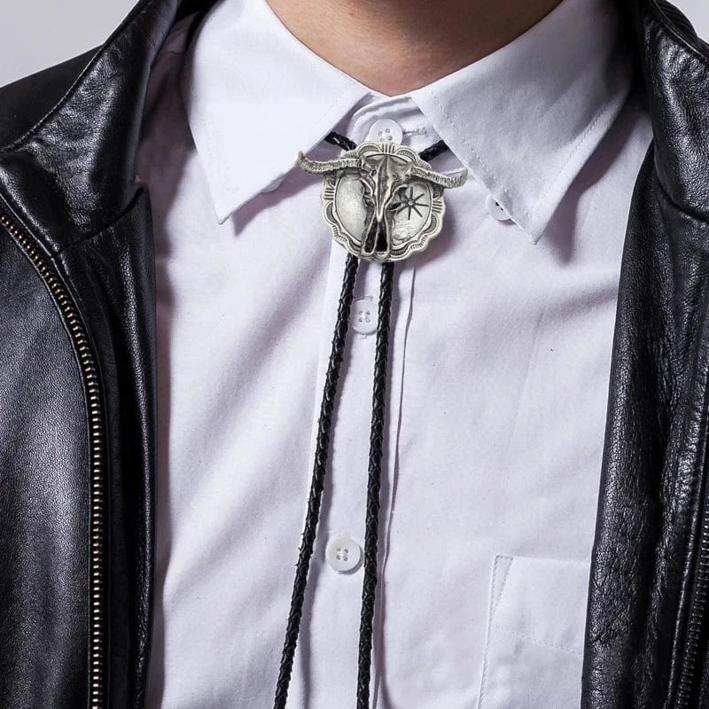 Bolo tie med tjurskalle i vintagestil