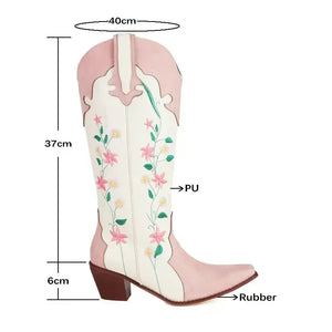 Broderade cowboyboots i rosavit nyans med blommönster