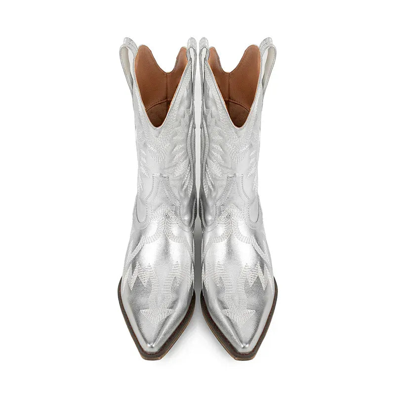 Broderade låga cowboyboots med chunky klack
