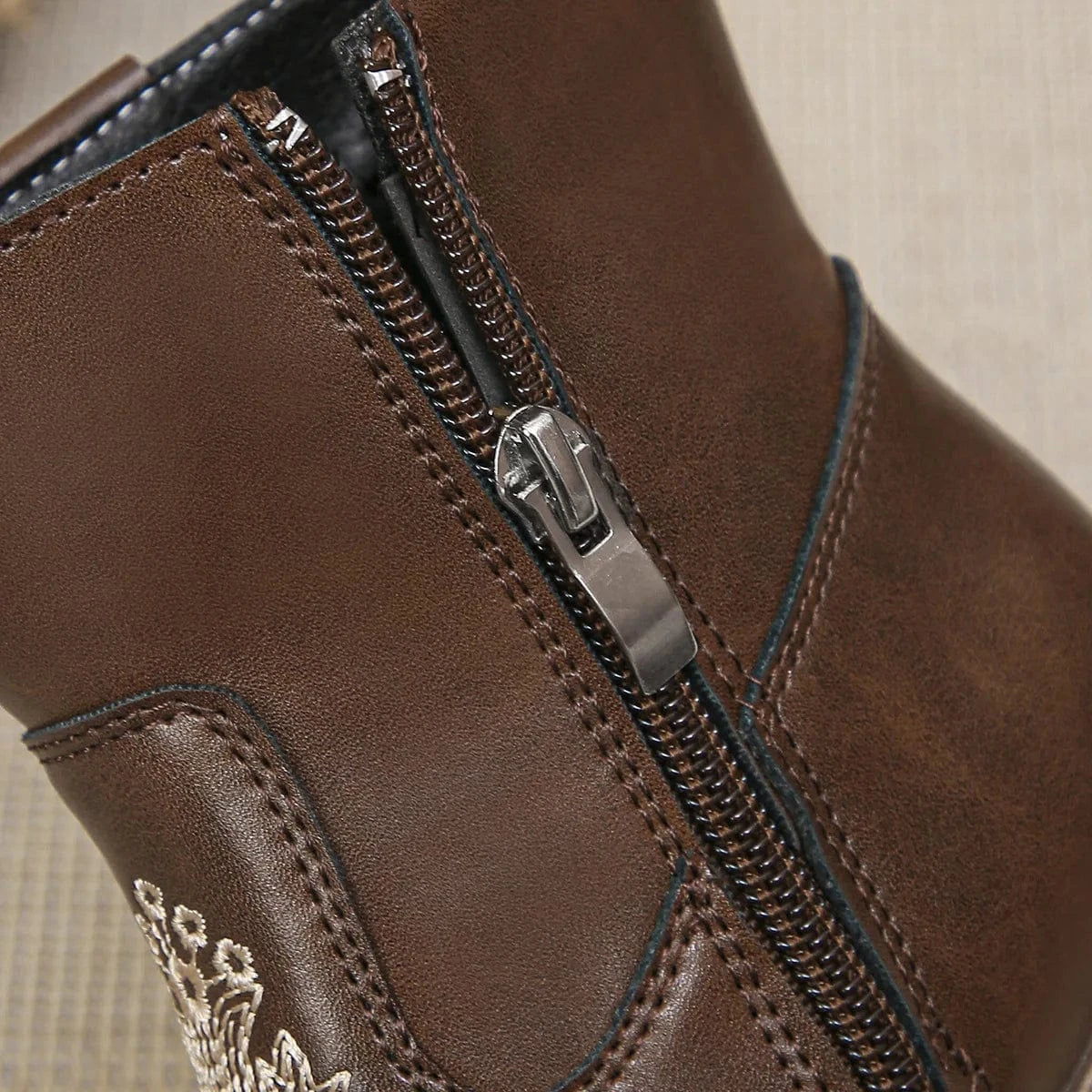 Broderade cowboyboots för flickor med vintageblommönster