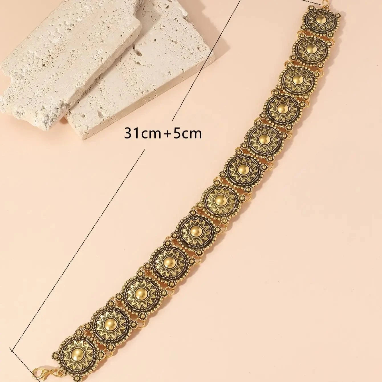 Choker-halsband med conchos i western stil