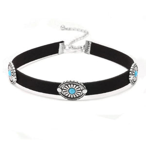 Choker i läder med turkos conchos Svart