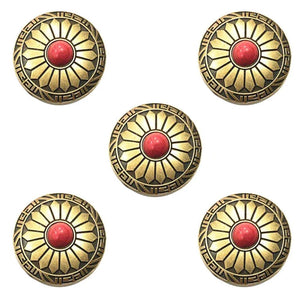 Concho i Mässing med Solblomdesign och Färgad Sten Röd