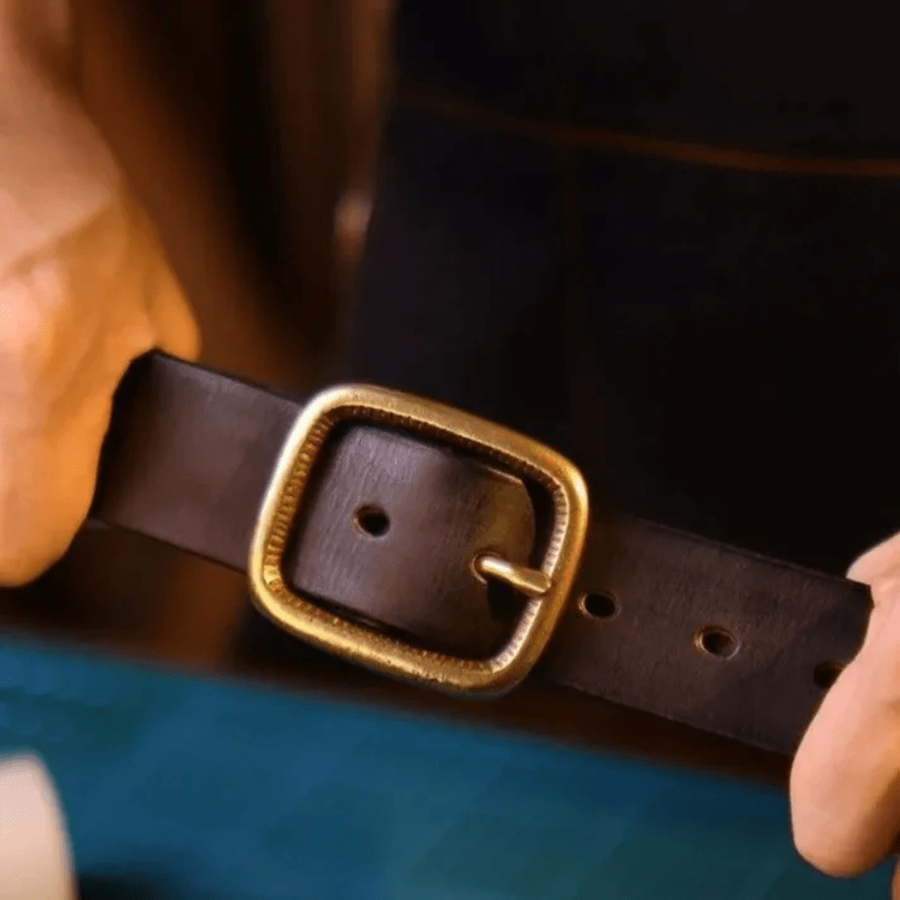 Cowboybälte i Äkta Läder med Vintage Mässingsspänne