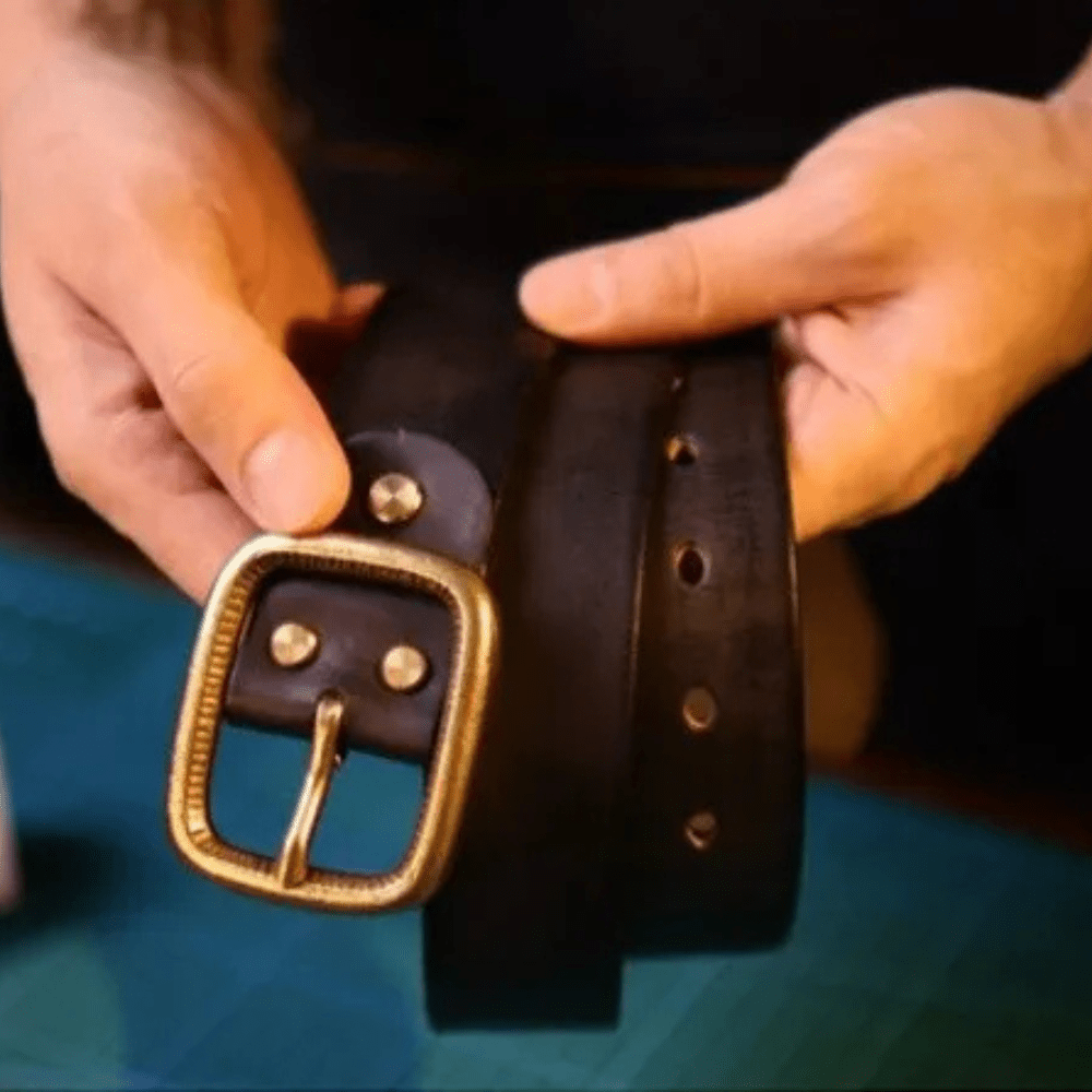 Cowboybälte i Äkta Läder med Vintage Mässingsspänne