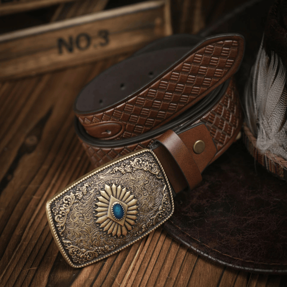 Cowboybälte med antikgraverat spänne