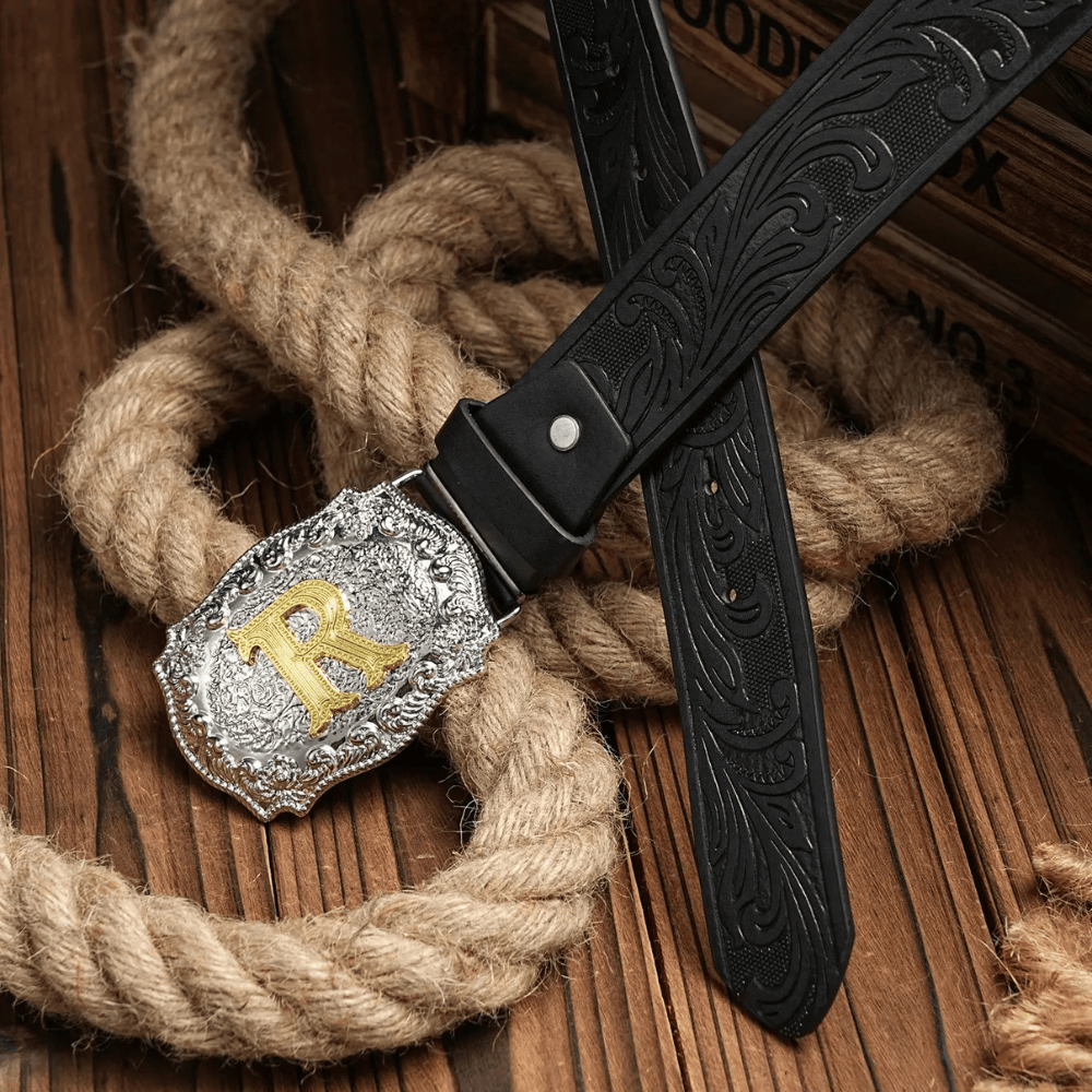 Cowboybälte med gyllene bokstav