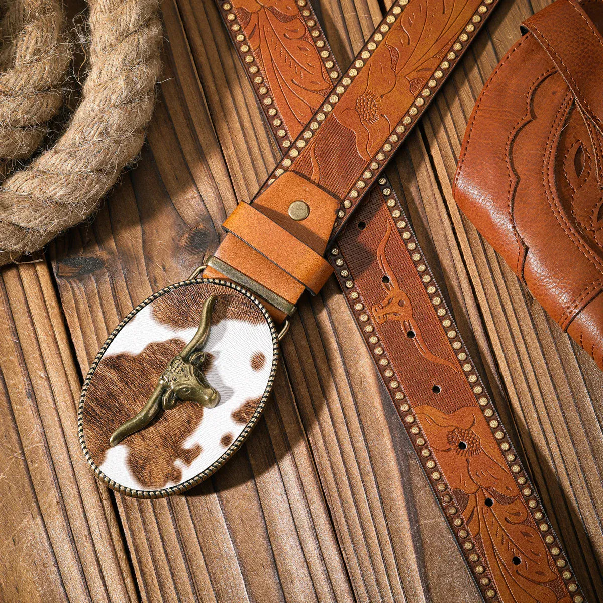 Cowboybälte med spänne i kohudsmönster