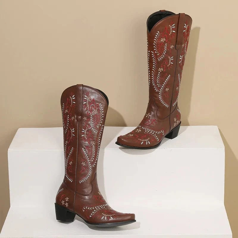 Cowboyboots med broderad design och blockklack