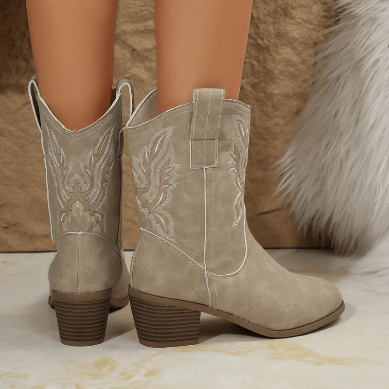 Cowboyboots med broderad design och kraftig klack