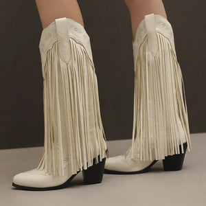 Cowboyboots med tofsar i mjukt läder och broderade detaljer