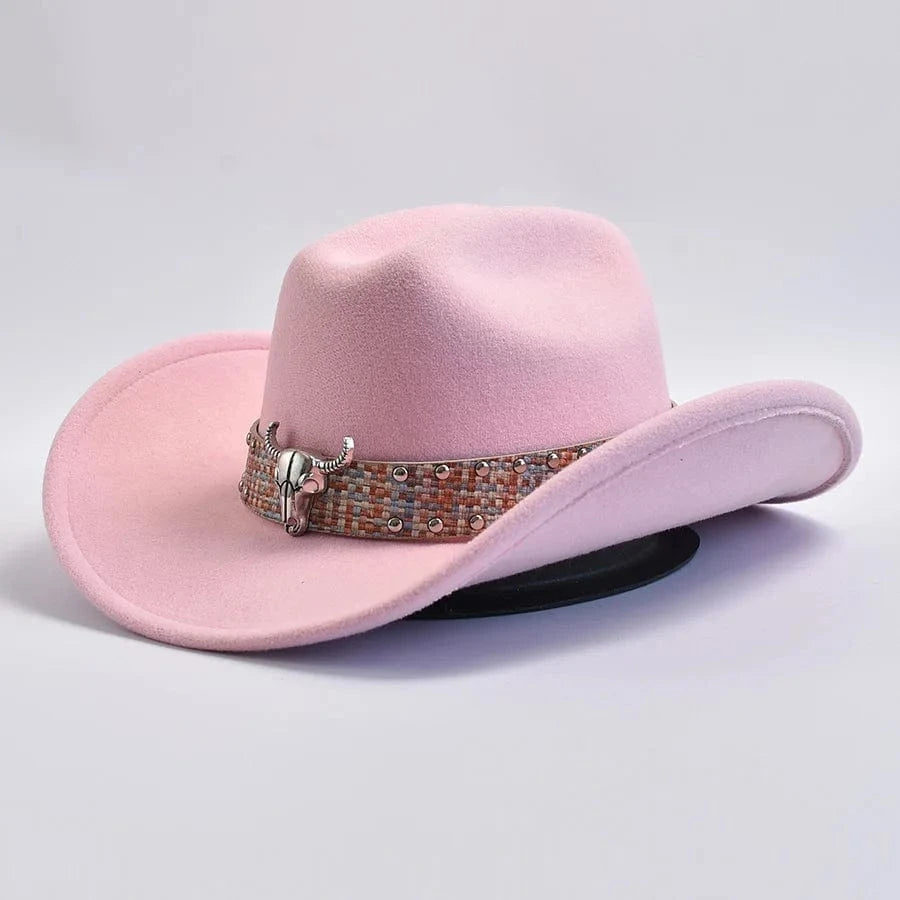Cowboyhatt i westernstil med elegant bälte och bred brätte