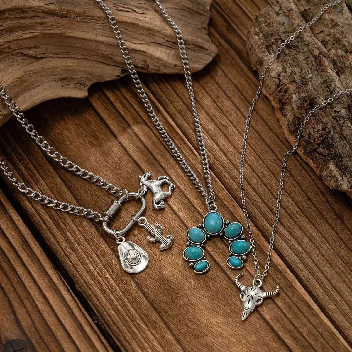 Flerradigt halsbandsset i western stil med turkos och cowboy-berlocker Silver med 3st