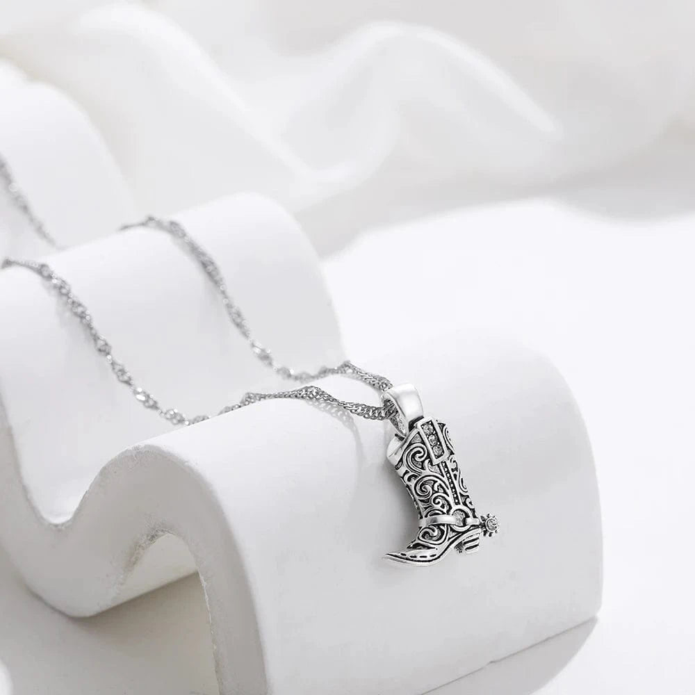Guldfärgat halsband med cowboyboots och kristaller Silver