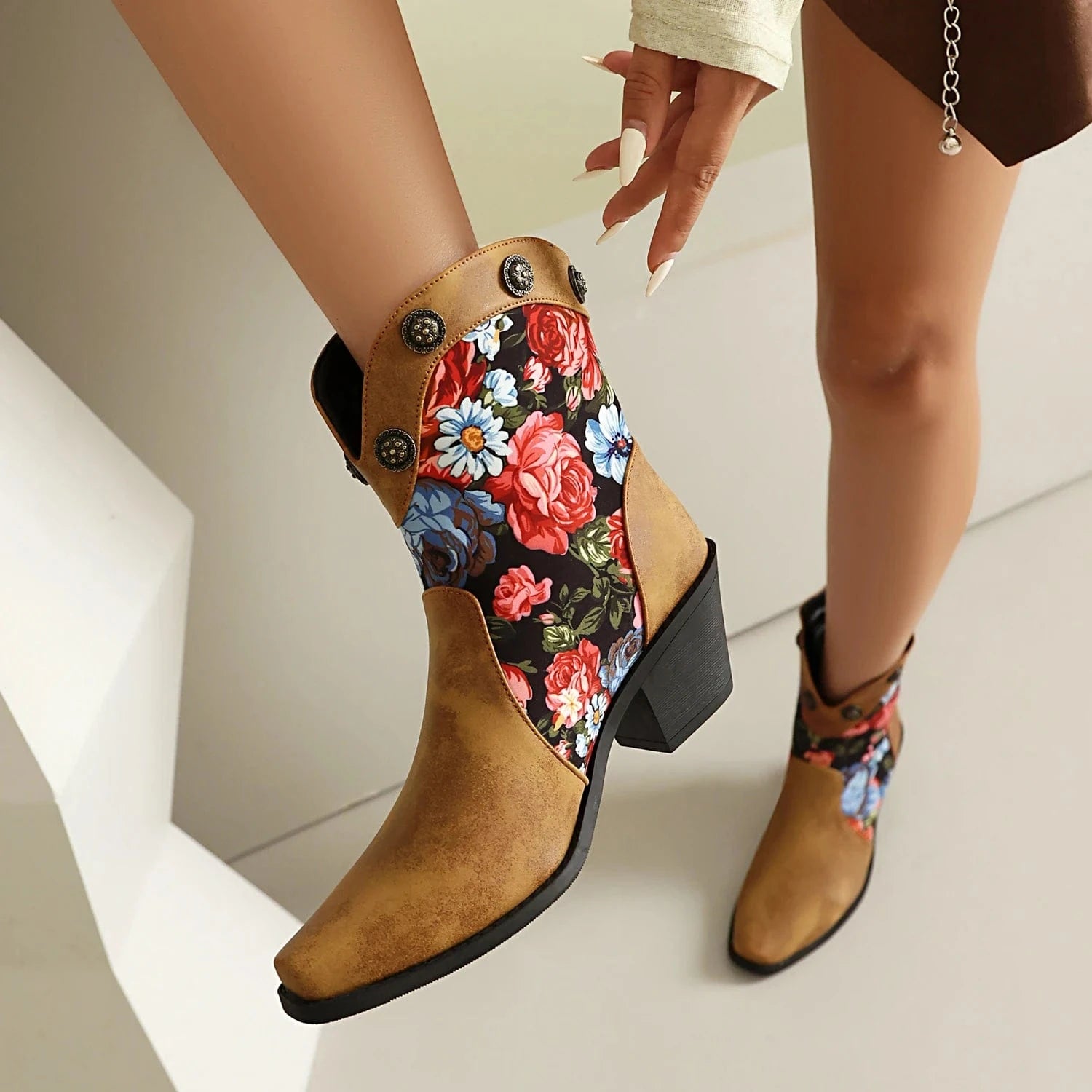 Korta Cowboyboots med Blommor