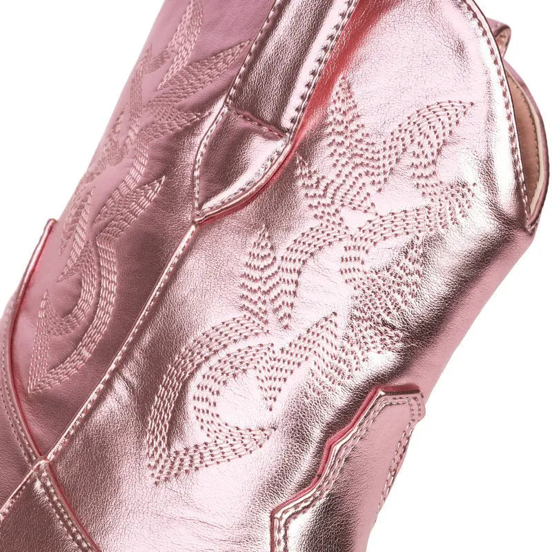 Låga cowboyboots i glänsande läderlook med broderi