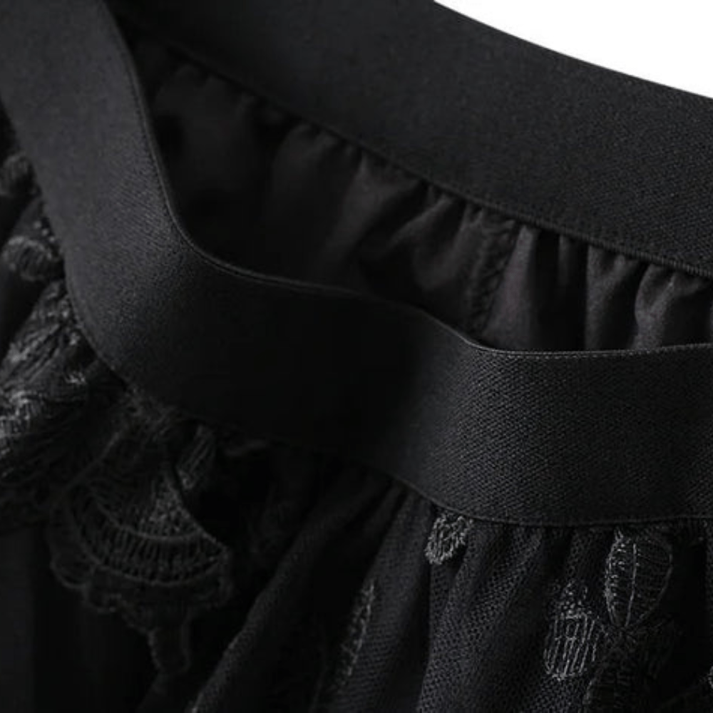 Lång tyllkjol med broderade fjärilar