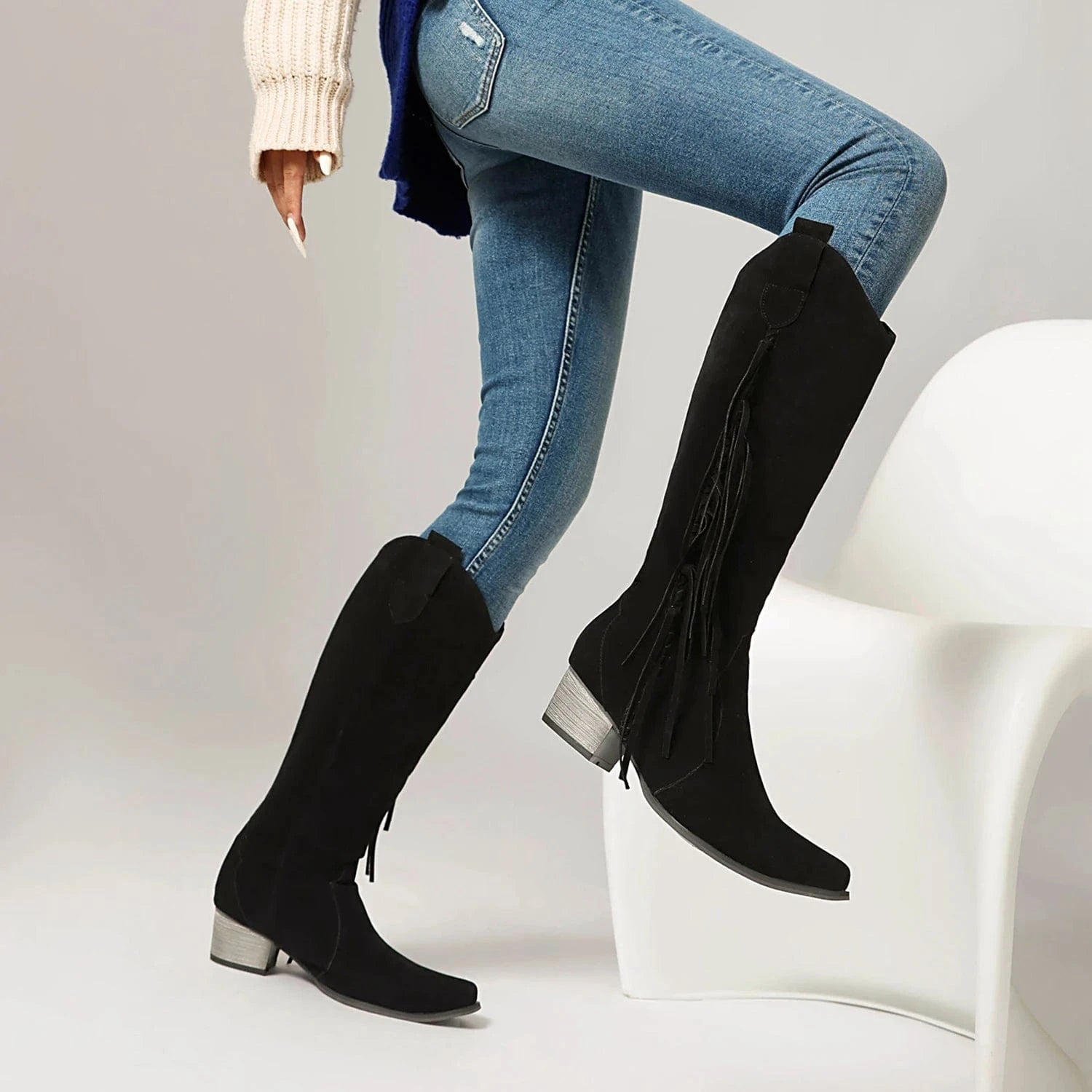 Moderna Cowgirl Boots i Mocka med Fransar
