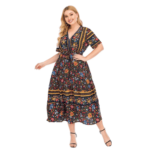 Plus size klänning i bohemisk stil