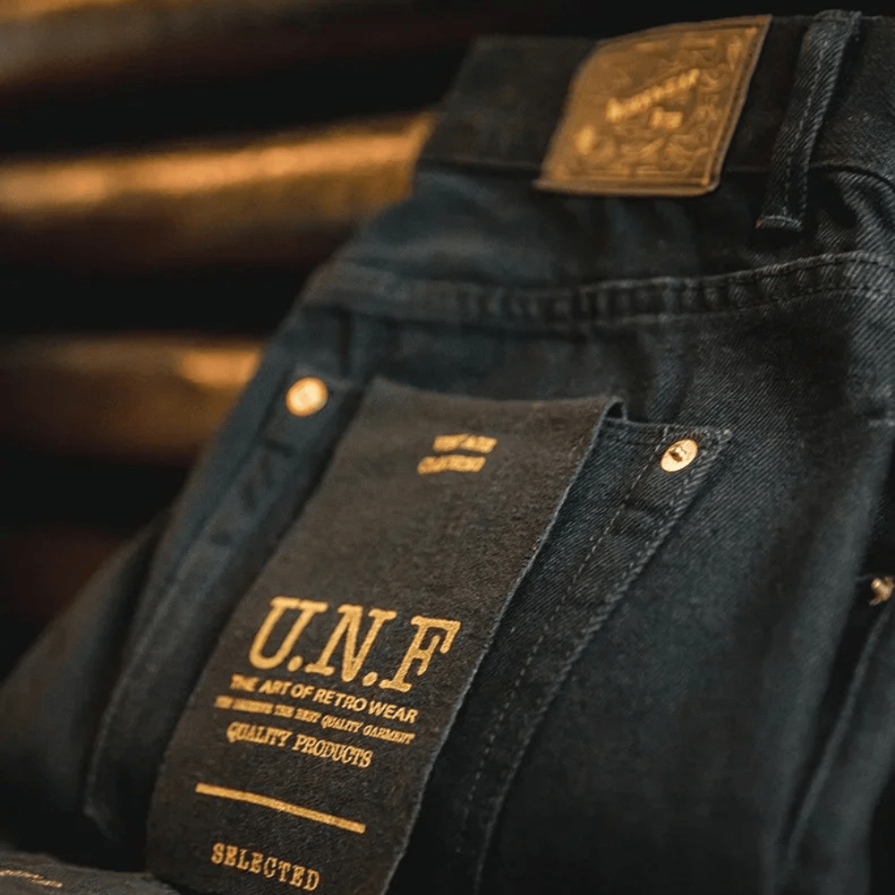 Svarta jeans straight