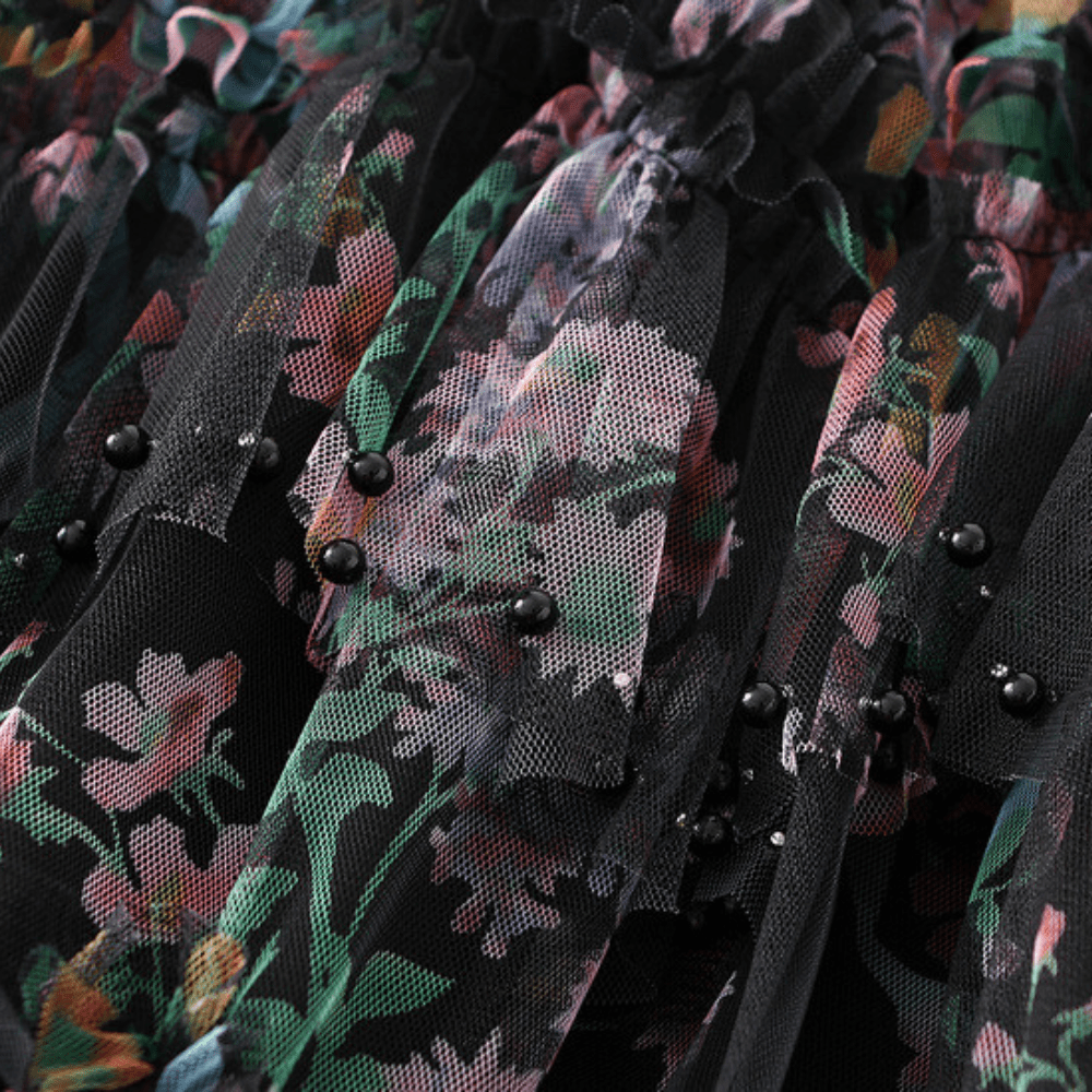 Tyllkjol med blomstermotiv