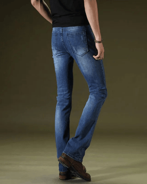 Utsvängda jeans för herr