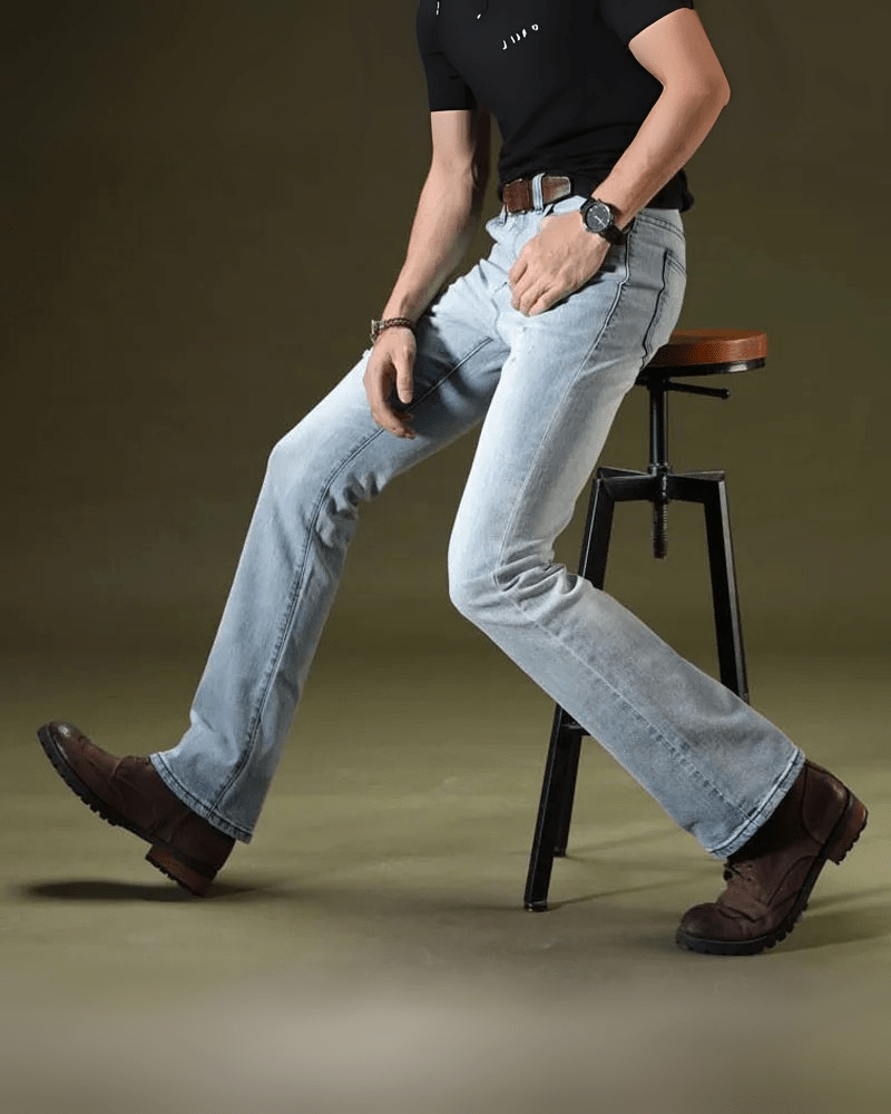 Utsvängda jeans för herr