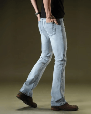 Utsvängda jeans för herr