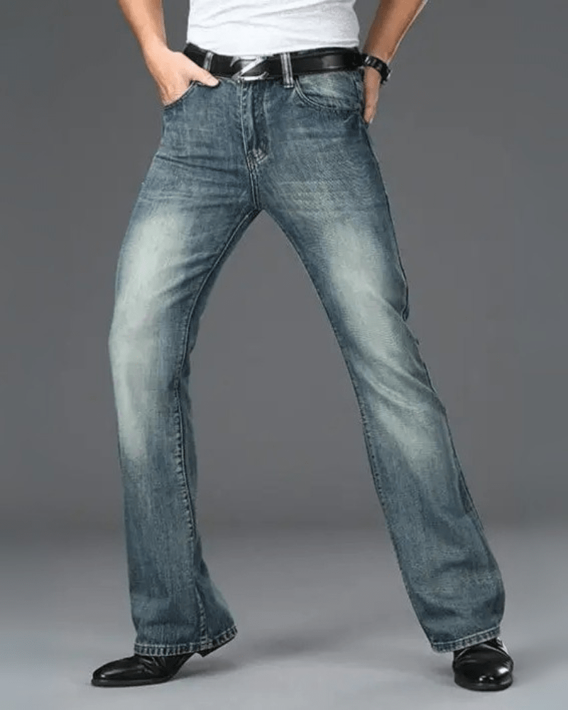 Utsvängda jeans herr