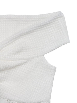 Vit off shoulder-blus i broderie anglaise med knutdetalj