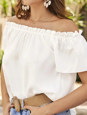 Vit off shoulder-blus med smockad ringning