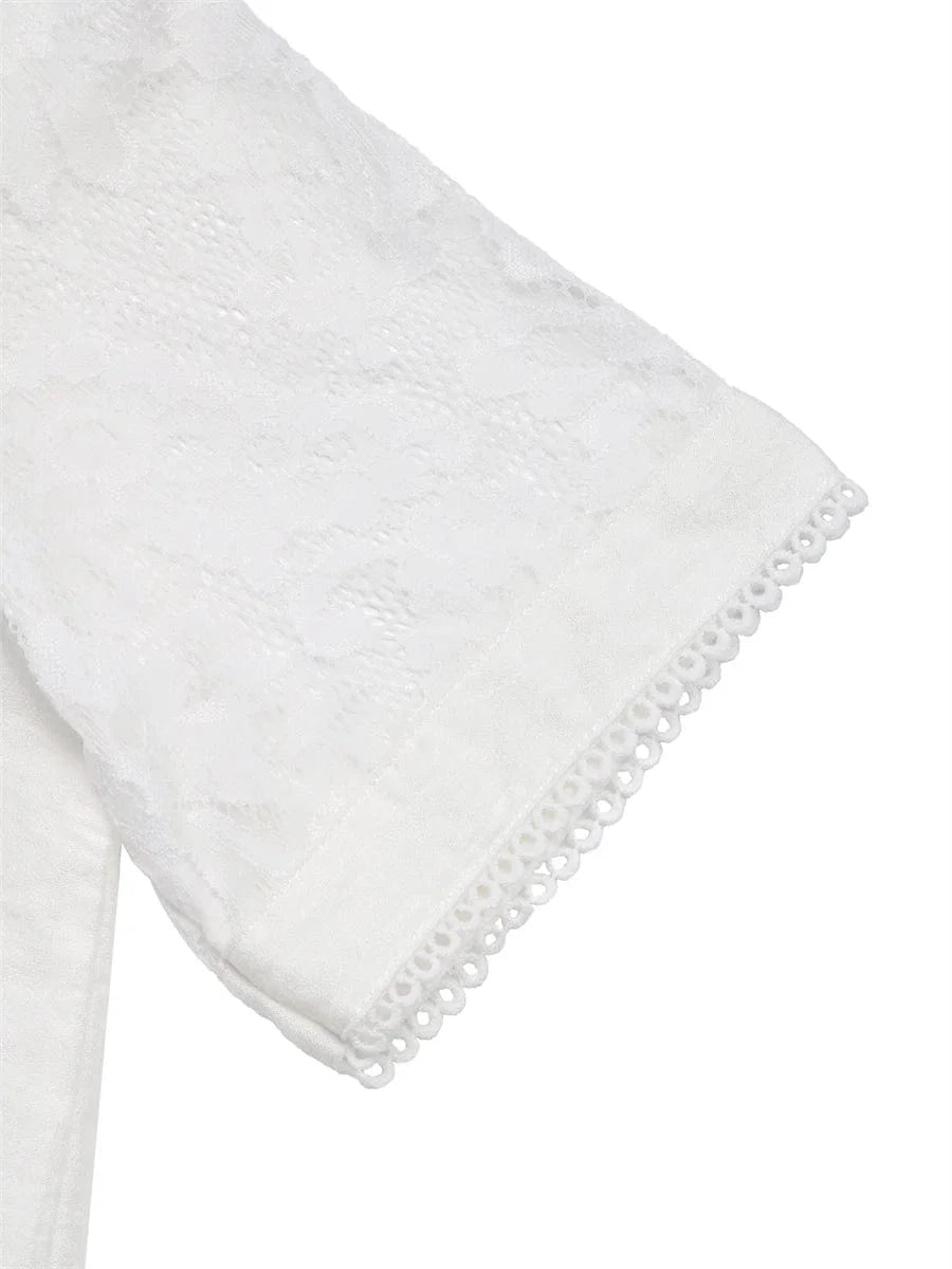 Vit romantisk blus med plisserade detaljer