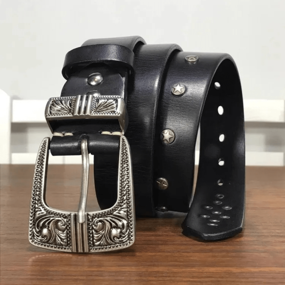 Westernbälte i äkta läder med stjärnnitar och vintage-spänne